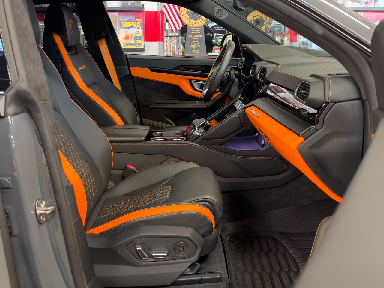 Used 2024 Lamborghini Urus S AWD/4WD image 22