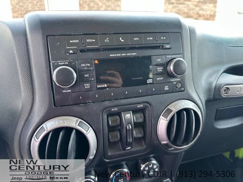 Used 2013 Jeep Wrangler Unlimited Sport AWD/4WD image 8