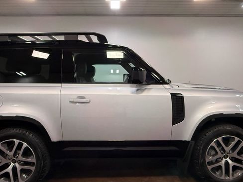 Used 2022 Land Rover Defender 90 X-Dynamic S AWD/4WD image 29