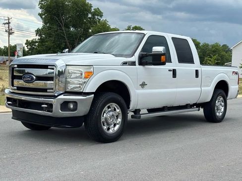 Used 2014 Ford F250 XLT w/ XLT Premium Package AWD/4WD image 8