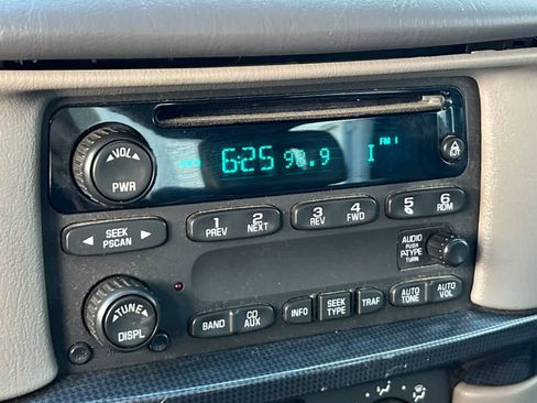 Used 2005 Chevrolet Impala SS w/ Sun And Sound Package image 19