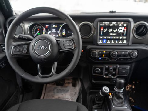 Used 2023 Jeep Wrangler Unlimited w/ Cold Weather Group image 12