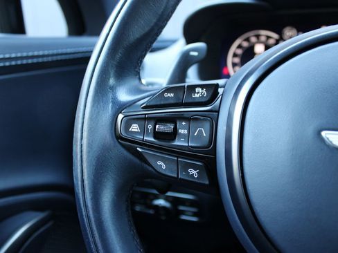 Used 2022 Aston Martin DBX image 15