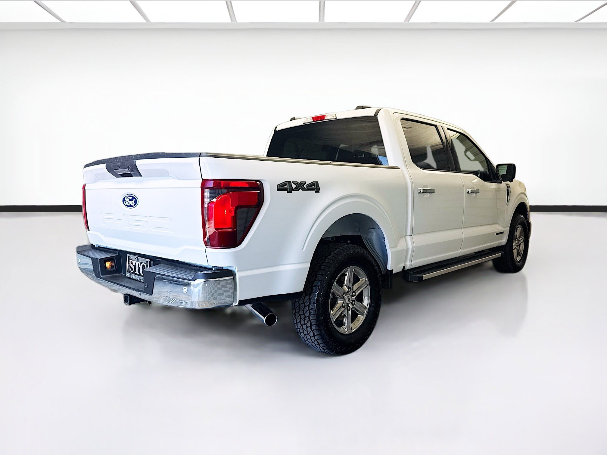 Used 2024 Ford F150 XLT w/ Mobile Office Package AWD/4WD image 4