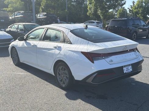 Certified 2026 Hyundai Elantra Hybrid FWD image 5