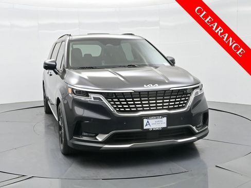 Used 2023 Kia Carnival SX Prestige image 3
