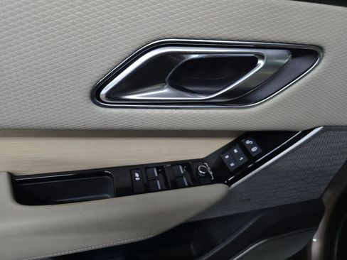 Used 2018 Land Rover Range Rover Velar R-Dynamic SE image 30