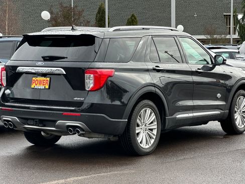 Used 2021 Ford Explorer King Ranch w/ Premium Technology Package image 4