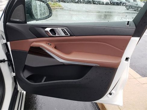 New 2026 BMW X5 xDrive50e image 18