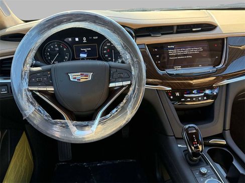 New 2025 Cadillac XT6 Premium Luxury image 3