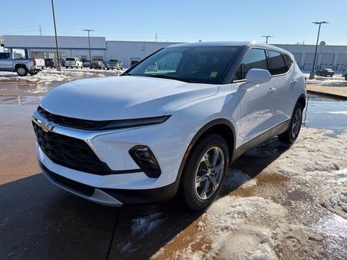 Used 2025 Chevrolet Blazer LT image 7