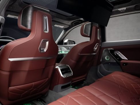 Used 2023 BMW i7 xDrive60 image 66