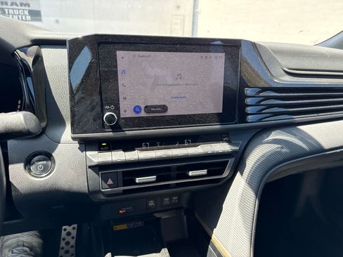Used 2025 Toyota Camry SE FWD image 27