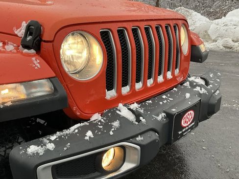 Used 2018 Jeep Wrangler Unlimited Sahara image 26