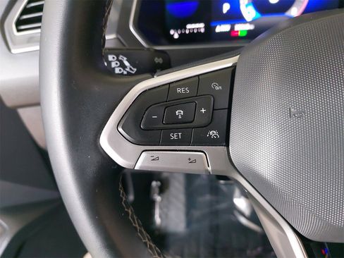 Used 2022 Volkswagen Tiguan SE image 18