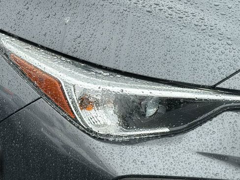 Certified 2024 Subaru Crosstrek 2.0i Premium AWD/4WD image 8
