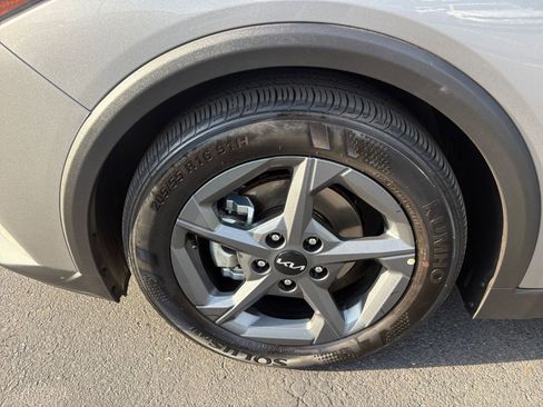 Used 2025 Kia K4 LXS image 30
