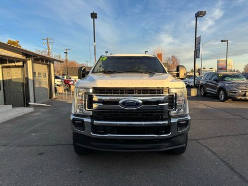 Used 2019 Ford F250 XLT image 2