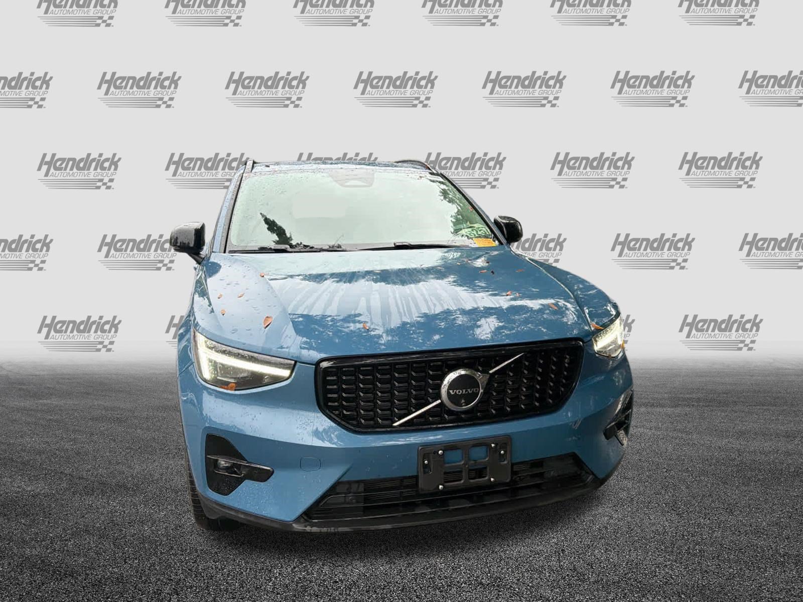 Certified 2024 Volvo XC40 B5 Ultimate w/ Protection Package Premier AWD/4WD image 5