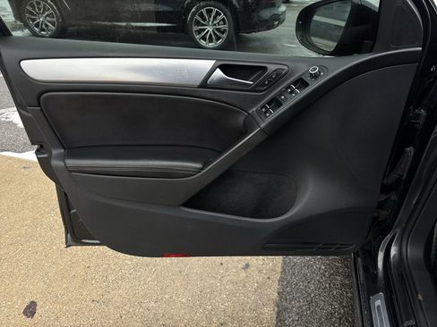 Used 2013 Volkswagen Golf R 4-Door image 20