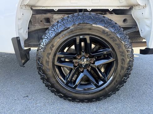 Used 2020 Chevrolet Silverado 1500 LT Trail Boss image 11