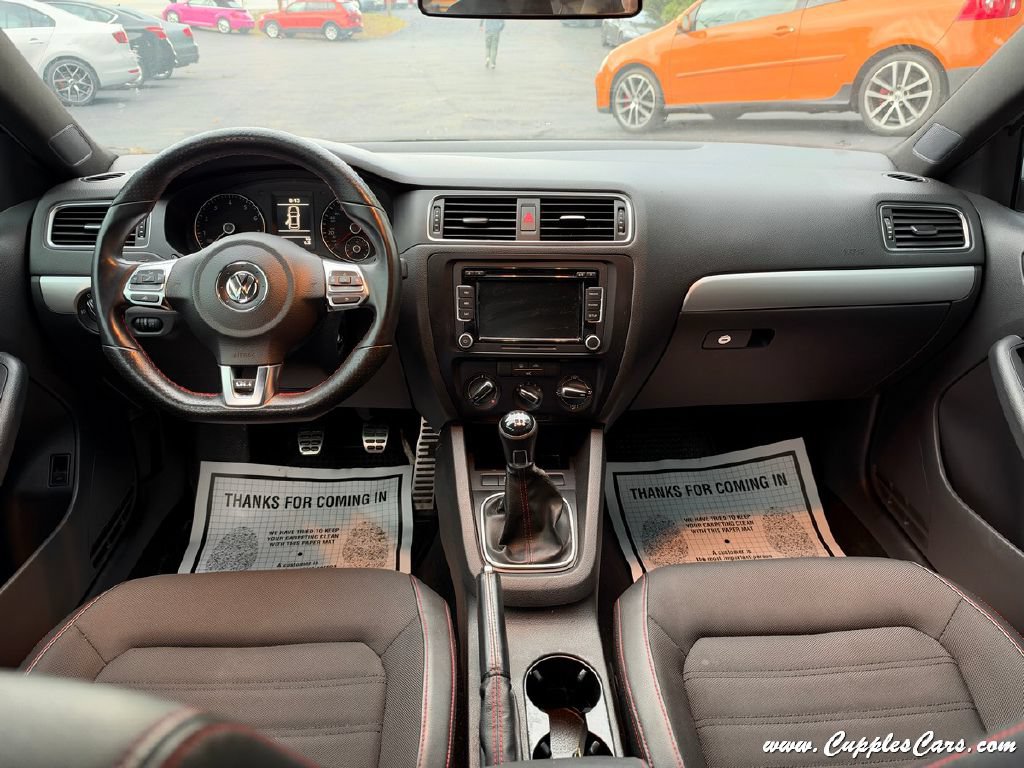 Used 2014 Volkswagen Jetta GLI FWD image 13