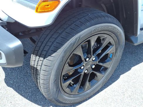 Used 2023 Jeep Wrangler Unlimited Sahara w/ Cold Weather Group AWD/4WD image 11