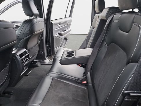 Certified 2024 Jeep Grand Cherokee Altitude AWD/4WD image 16