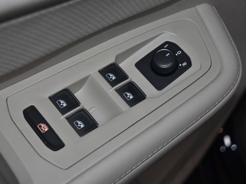 New 2026 Volkswagen Atlas SE image 4