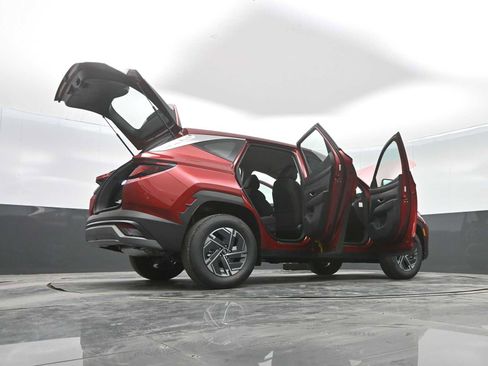 New 2026 Hyundai Tucson Blue SE image 32