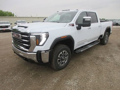New 2026 GMC Sierra 2500 SLT w/ SLT Premium Package AWD/4WD image 11