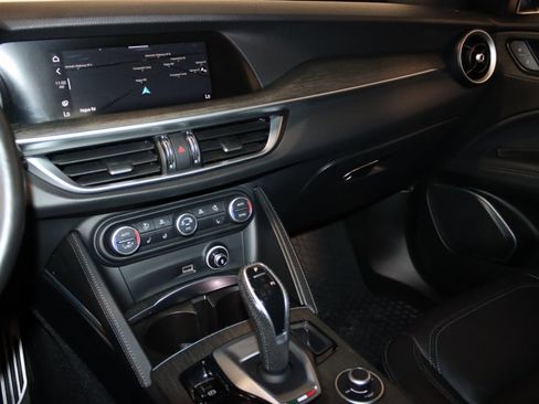 Used 2022 Alfa Romeo Stelvio Ti image 51