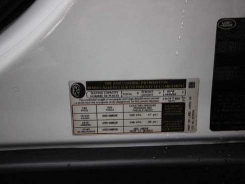 Used 2020 Land Rover Defender 110 SE image 22