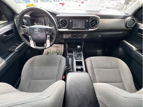 Used 2018 Toyota Tacoma SR5 RWD image 33