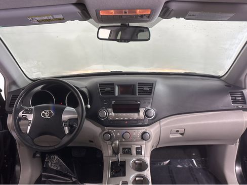 Used 2012 Toyota Highlander SE image 4