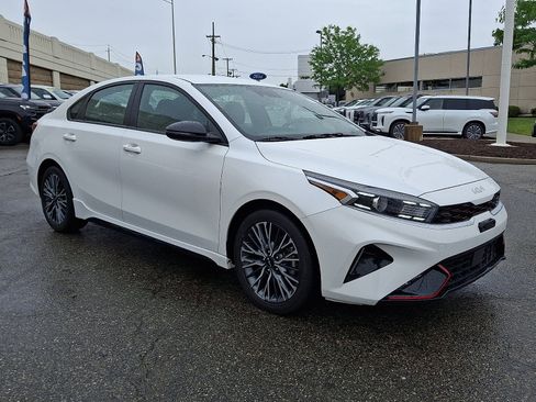 Used 2023 Kia Forte GT-Line w/ GT-Line Technology Package FWD image 3