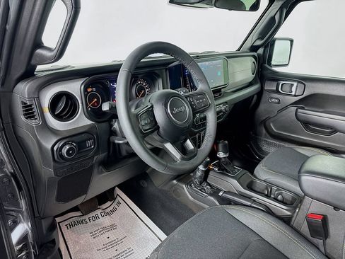Used 2025 Jeep Wrangler Unlimited Sport AWD/4WD image 9