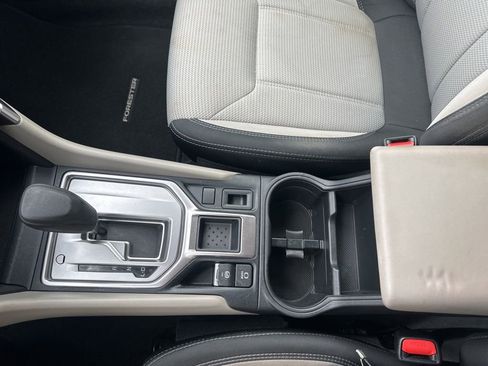 Used 2023 Subaru Forester Base image 18