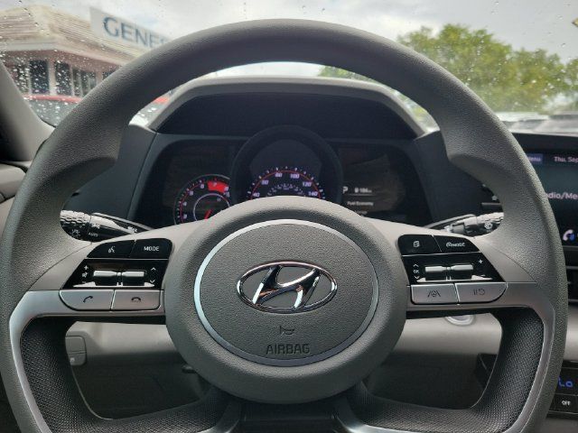 Certified 2023 Hyundai Elantra SEL FWD image 13