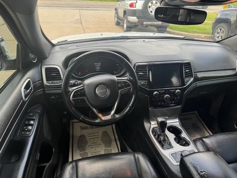 Used 2019 Jeep Grand Cherokee Limited AWD/4WD image 17