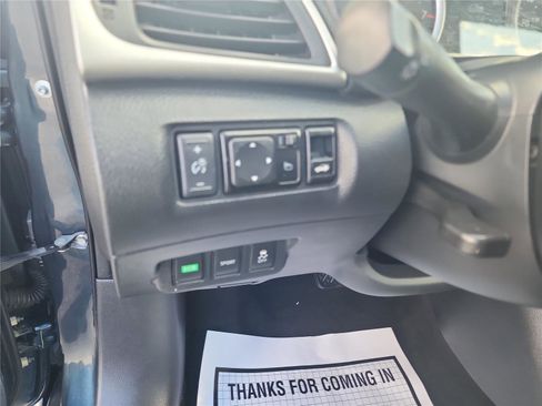 Used 2016 Nissan Sentra SV image 26