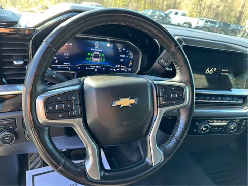 Used 2023 Chevrolet Silverado 1500 LT AWD/4WD image 18
