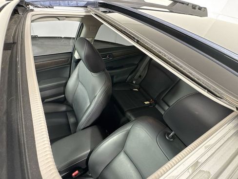Used 2017 Subaru Outback 3.6R Limited AWD/4WD image 25