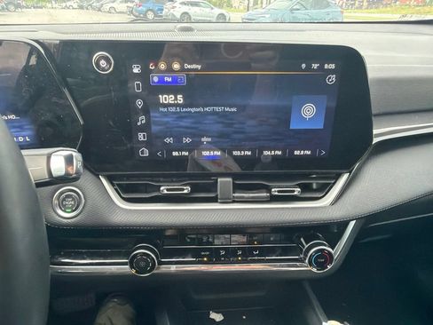 Used 2025 Chevrolet Equinox LT FWD image 10
