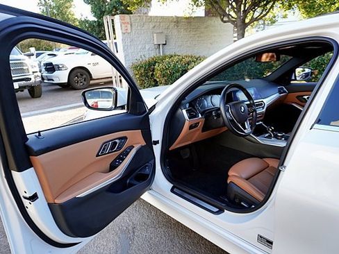 Used 2022 BMW 330i Sedan w/ Driving Assistance Package image 40