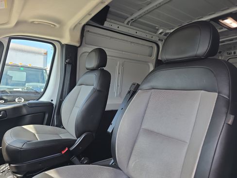 Used 2025 RAM ProMaster 2500 w/ Convenience Group FWD image 26