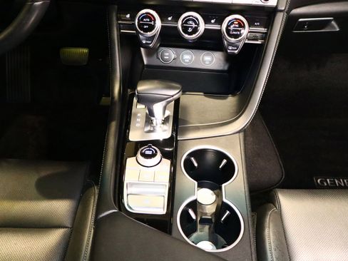 Used 2023 Genesis G70 2.0T image 27