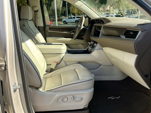 Used 2022 GMC Yukon XL Denali image 22
