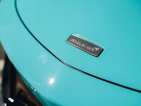 Used 2025 McLaren Artura Spider image 13