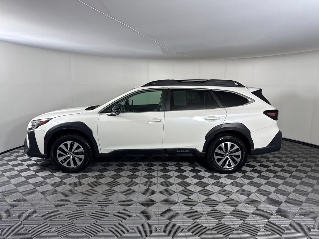 Used 2024 Subaru Outback Premium AWD/4WD image 2